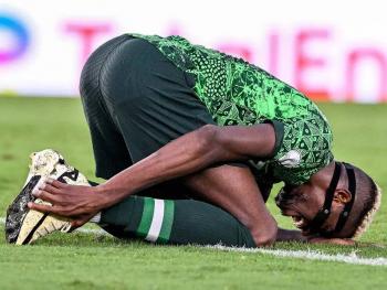 El nigeriano Victor Osimhen es duda para la semifinal de Copa de &Aacute;frica