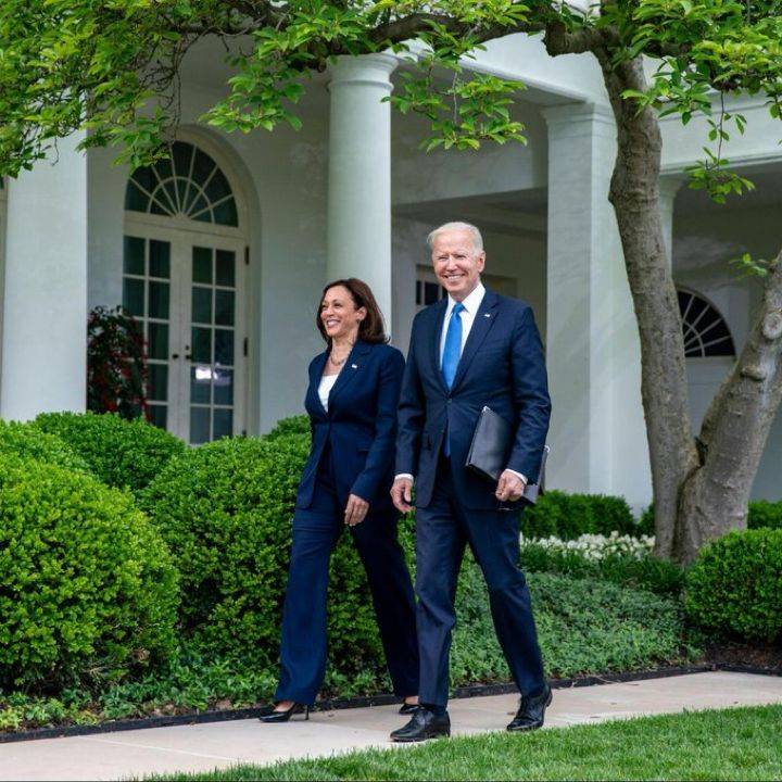 Oponerse a la ayuda a Ucrania favorece a Putin, afirma Biden