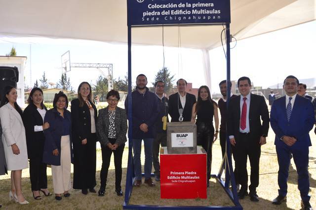 Lilia Cedillo coloca primera piedra de Multiaulas en el Complejo Regional Norte