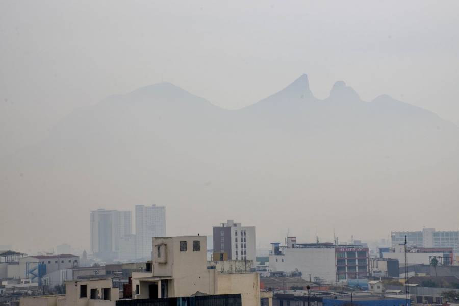 Máynez propone consulta popular en Nuevo León para el futuro ambiental: ¿Cerrar la refinería de Cadereyta?