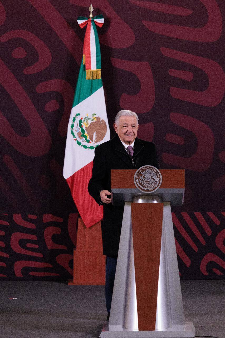 “Lo que el viento a juárez”, dice AMLO sobre falsa información de financiamiento de su campaña por delincuencia organizada