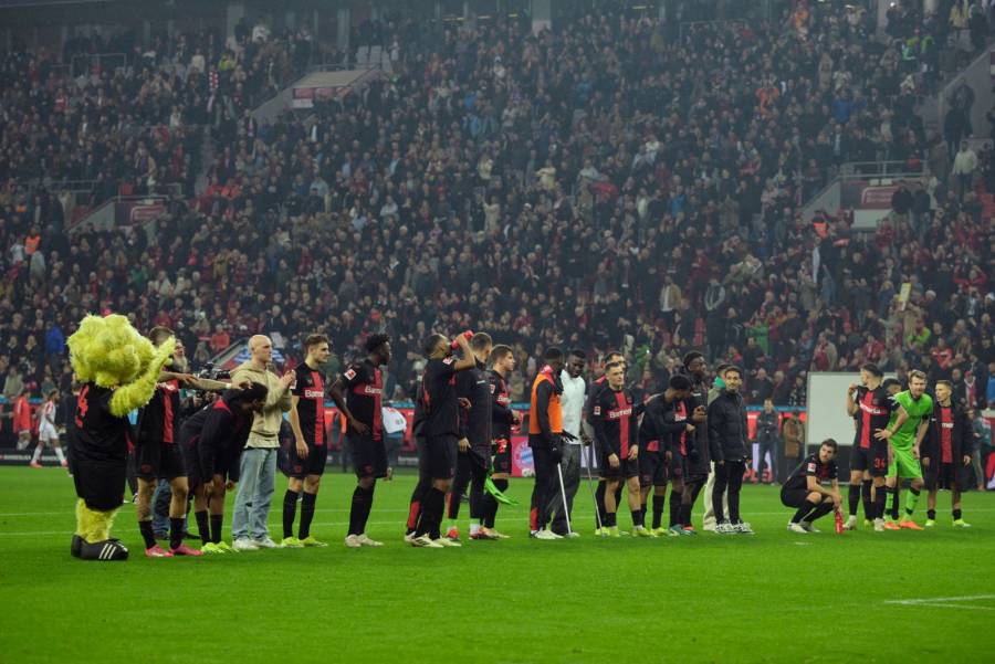 El El partido Leverkusen-Bayern comienza con retraso por protestas de espectadores