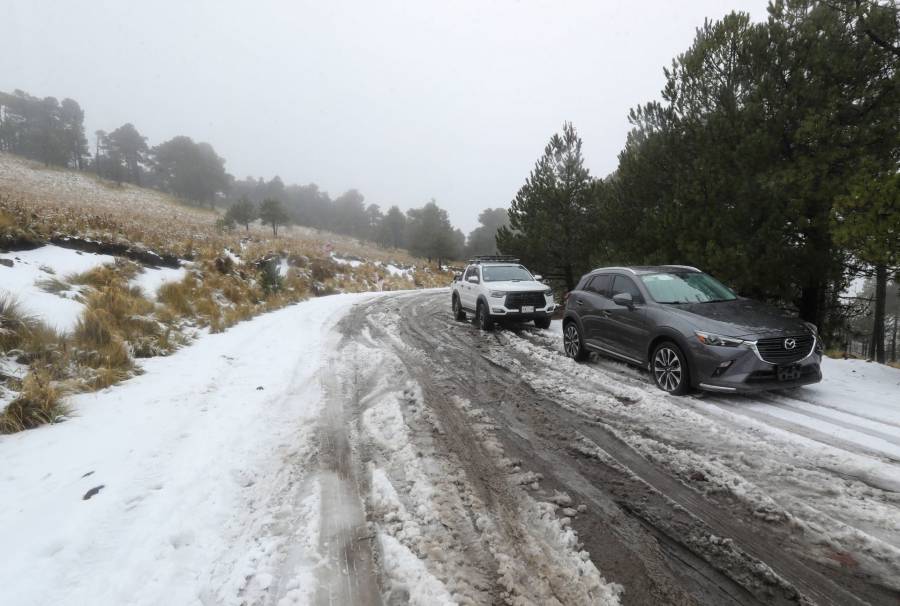 Nevadas obligan al cierre de carreteras en Chihuahua