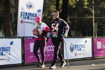 La NFL Fan Race 2024 pinta de rojo el Paseo de la Reforma en la antesala del Super Bowl