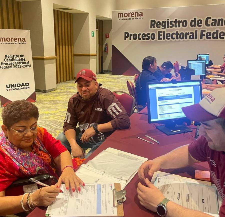 Ernestina Godoy se registra como candidata al Senado por Morena