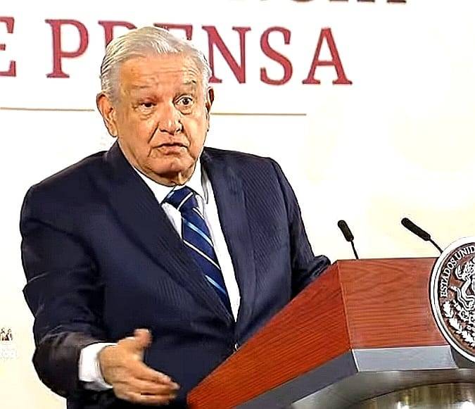 Mejora ojo del presidente, pero sigue presente su “tutupiche”