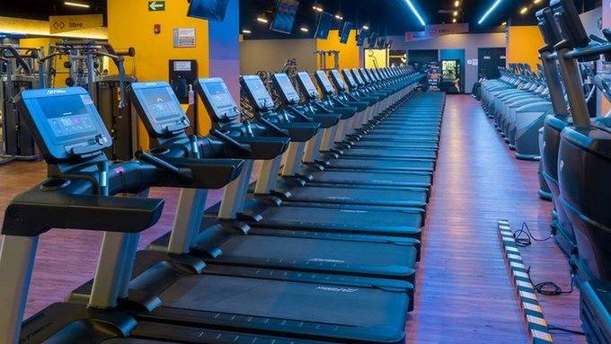 Hombre de 49 años pierde la vida mientras se ejercitaba en la Plaza Vía 515 de Iztacalco