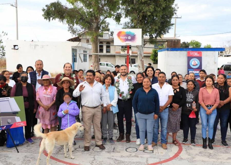 Ayuntamiento lleva obra pública a Tecola