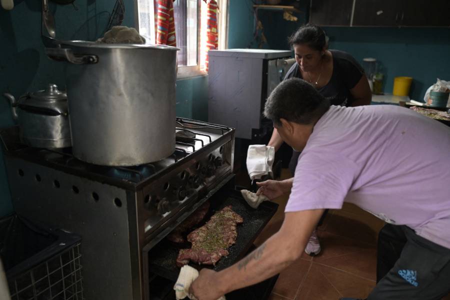 Comedores populares de Argentina en crisis: sin comida y con más gente para atender