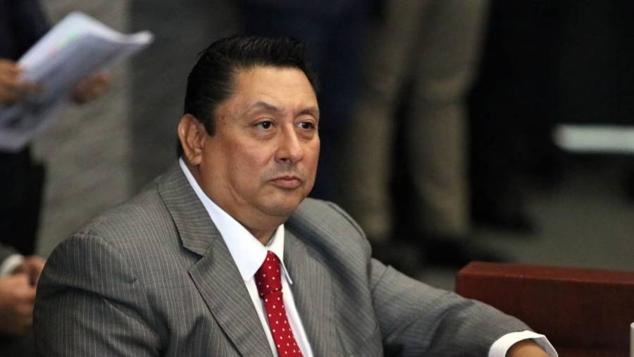Fiscal de Morelos, Uriel Carmona, obtiene suspensión definitiva para evitar detención