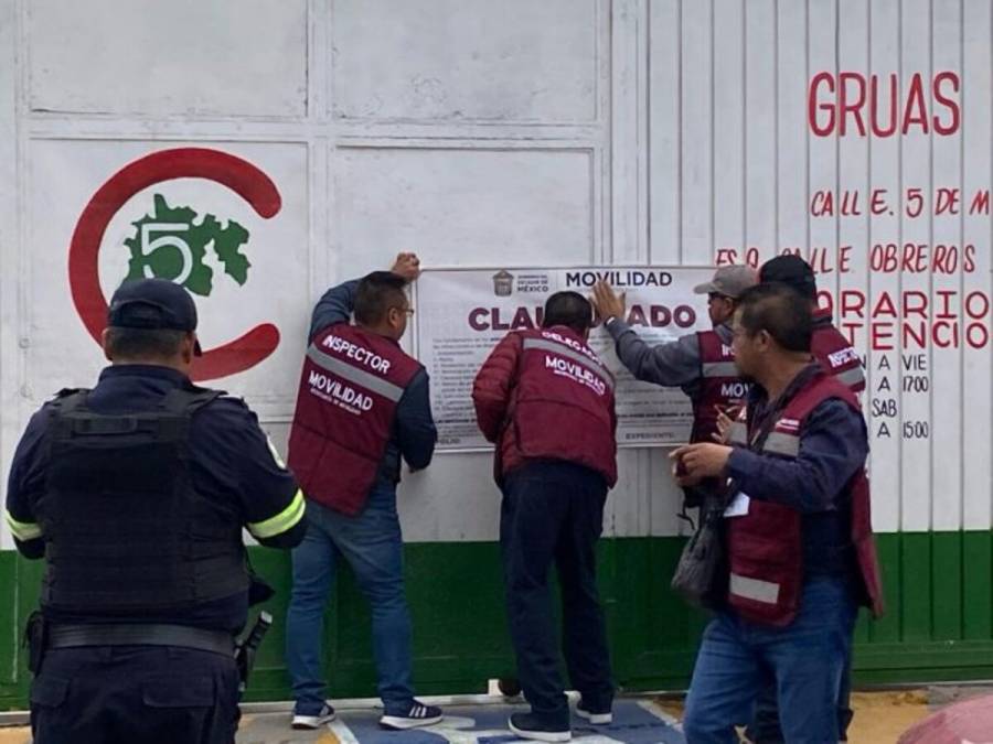 Clausuran tres establecimientos clandestinos de grúas y depósitos de vehículos en Edomex