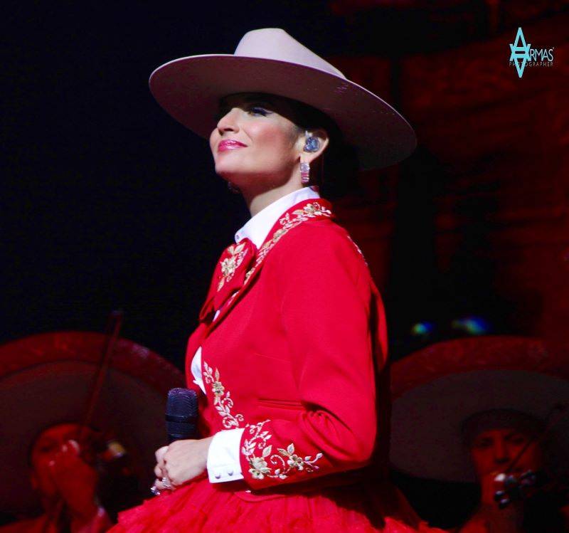 Natalia Jiménez cautiva al público de Miami en concierto del Día de San Valentín