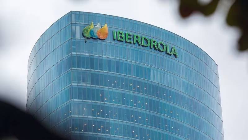 Autorizada la adquisición de 13 centrales eléctricas por el Fonadin para fortalecer la soberanía energética de México