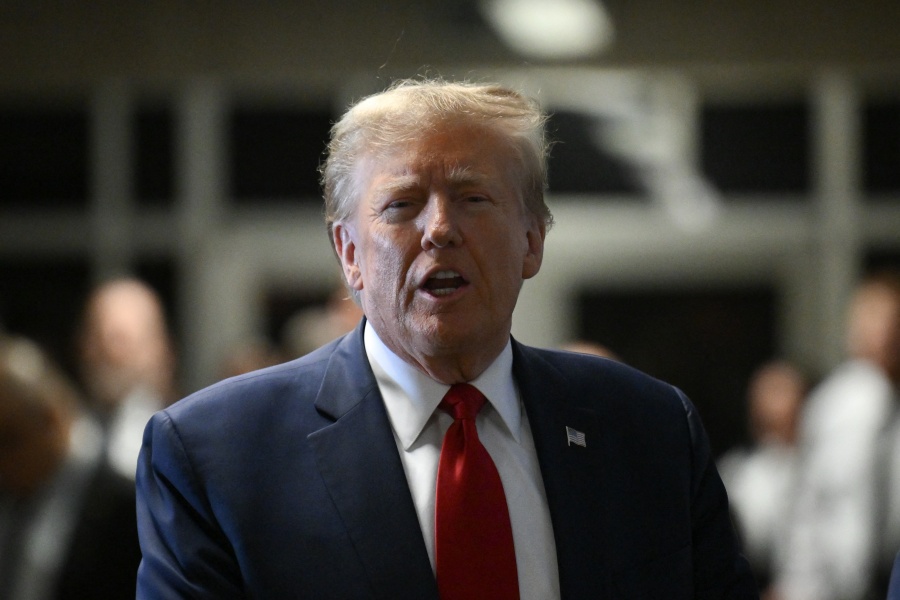 Juez ordena multa contra Trump y lo inhabilita para hacer negocios en NY por tres años