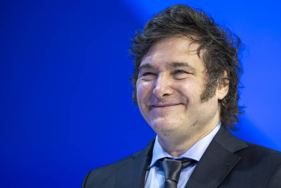 Argentina logra primer super&aacute;vit fiscal en m&aacute;s de una d&eacute;cada