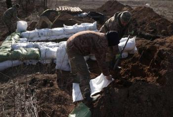Ucrania se retira de Avdiivka ante el asentamiento ruso