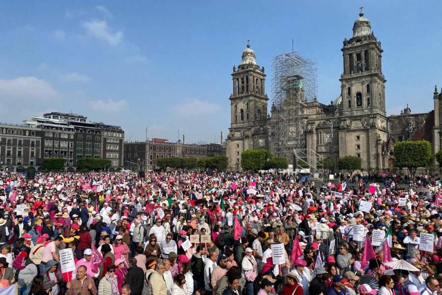 Concentración en Zócalo por “Marcha Nacional por la Democracia”