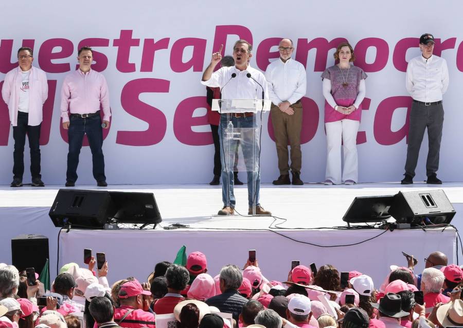 Lorenzo Córdova acusa intento por destruir la democracia durante su discurso en el Zócalo Capitalino