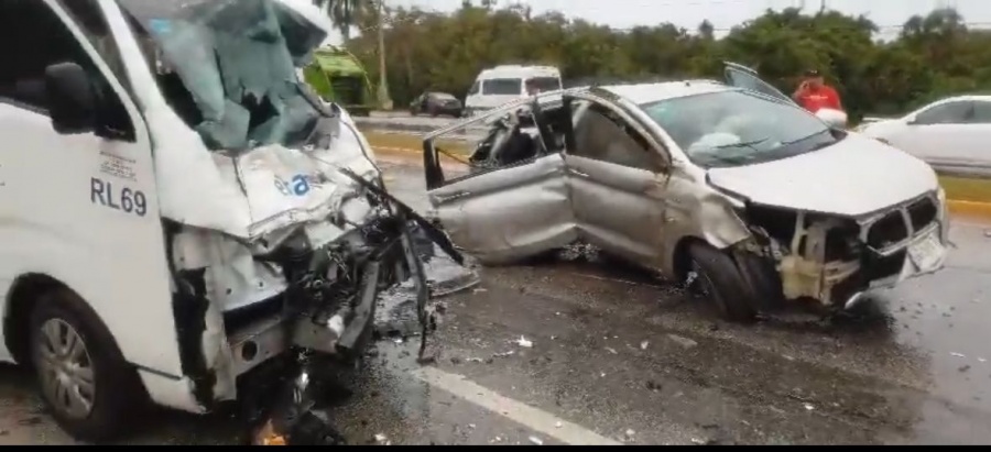 Trágico accidente en carretera federal de Quintana Roo deja seis muertos y dos heridos