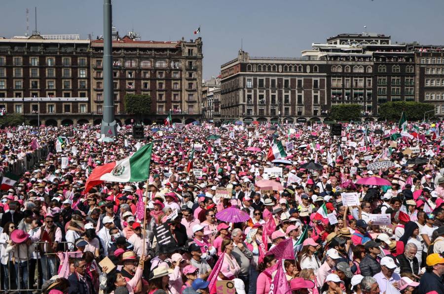 Gobierno Estima 90 mil en Marcha por la Democracia en la CDMX