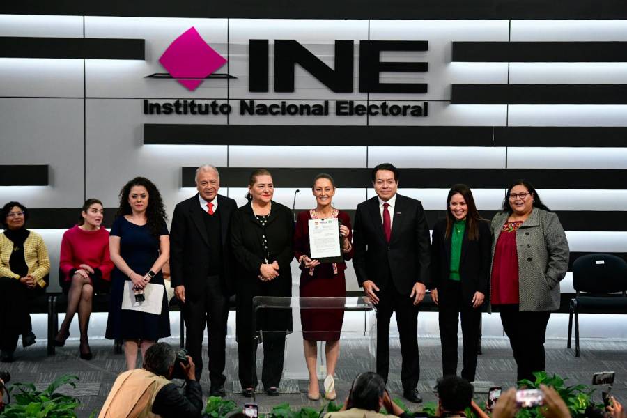 Claudia Sheinbaum registra su candidatura presidencial ante el INE y llama a consolidar la cuarta transformación