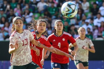 La Selecci&oacute;n Mexicana Femenil se prepara para su debut en la Copa Oro W