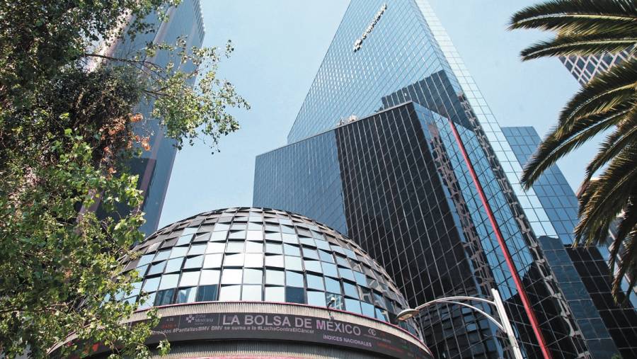 Bolsa mexicana gana 0,63%, cierra a 57.490,05 puntos