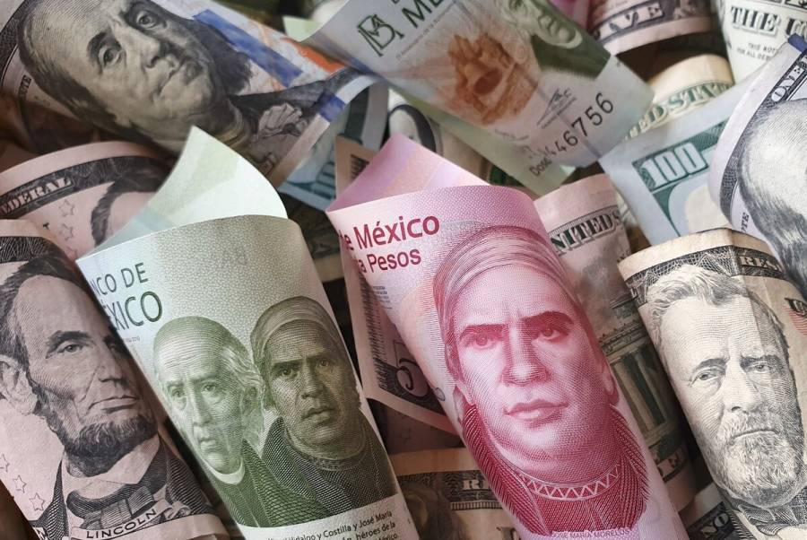 Peso se aprecia al arrancar operaciones el mercado de cambios