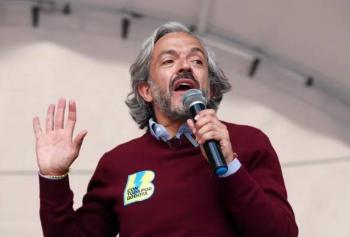 Juan Daniel Oviedo critica manejo econ&oacute;mico del gobierno colombiano