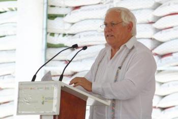 Refuerza entrega de fertilizante gratuito acciones para mantener producci&oacute;n de alimentos