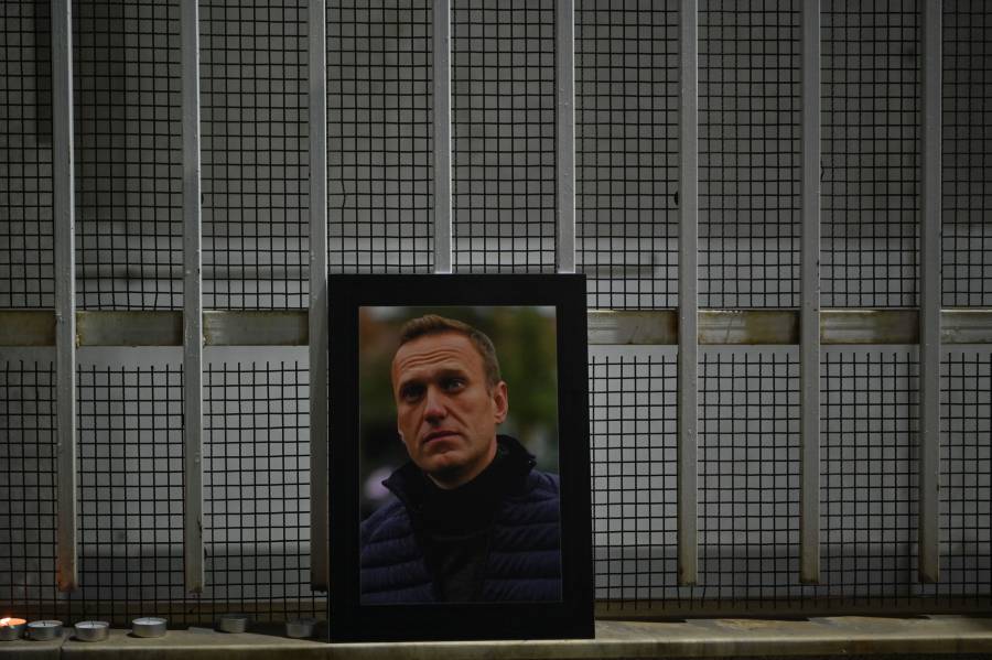 Madre de Alexei Navalny demanda por negativa de entrega de cadáver