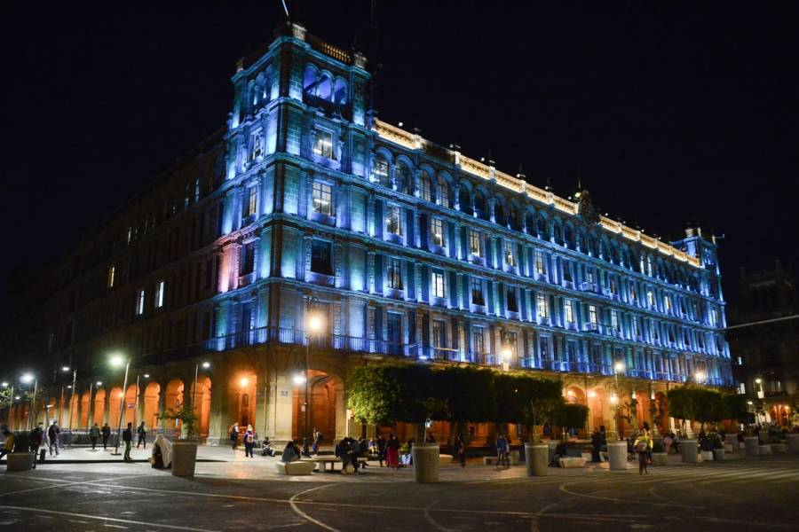 CDMX se ilumina de azul por el Día Internacional de la Lengua Materna