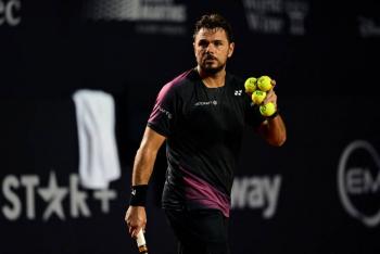 Cer&uacute;ndolo avanza a cuartos del ATP de Rio, trastornado por las lluvias