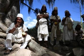 Cambio clim&aacute;tico y violencia armada amenazan la sagrada Sierra Nevada de Colombia