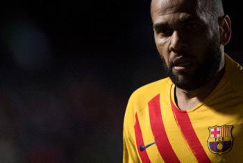 Dani Alves, condenado en Espa&ntilde;a a 4 a&ntilde;os y medio de c&aacute;rcel por violaci&oacute;n