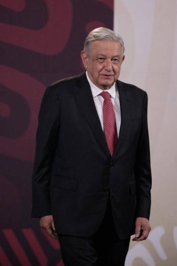 Crece a 3.2 PIB, el año pasado: AMLO