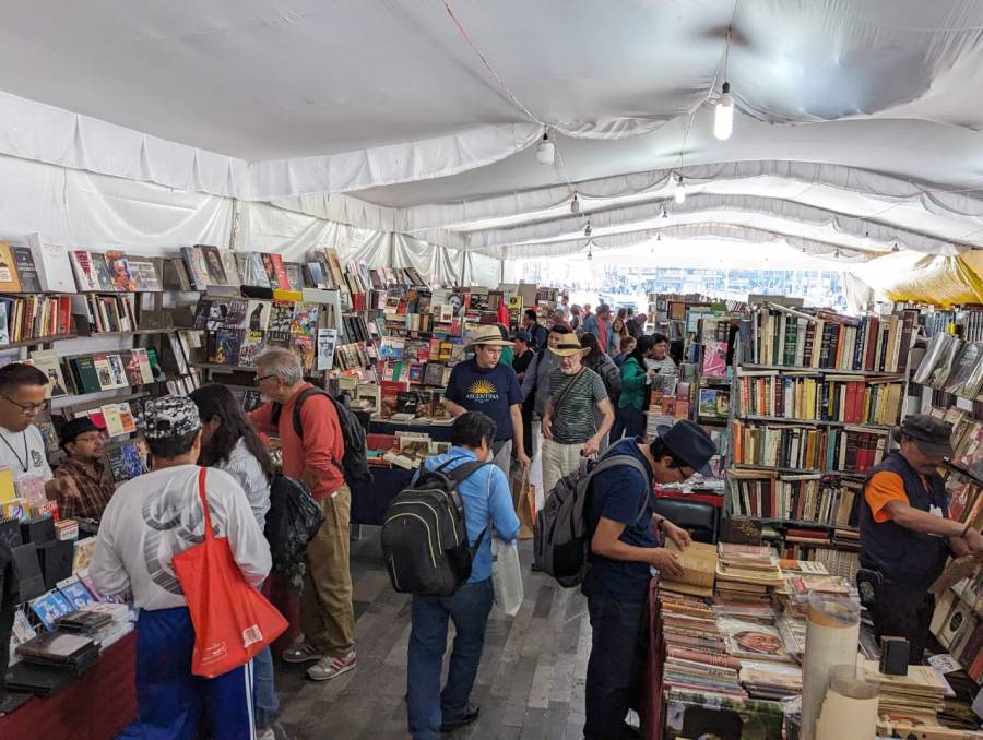 Arranca la Feria del Libro de Ocasión en el Centro de la CDMX