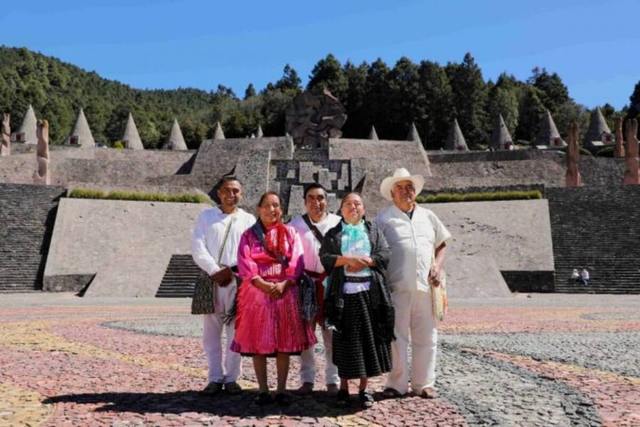 Refrenda Delfina Gómez su compromiso con la preservación de la lengua materna