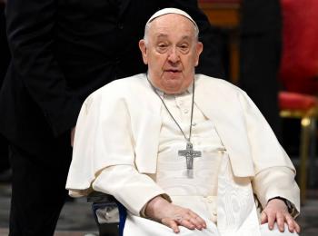 El papa Francisco, todav&iacute;a con gripe, cancela audiencias