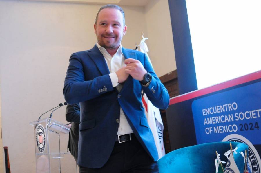 Santiago Taboada arranca oficialmente la contienda electoral en el Ángel de la Independencia