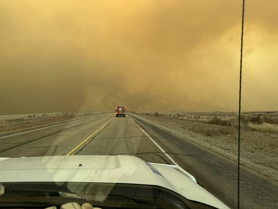 Una treintena de incendios forestales devastan parte de Texas