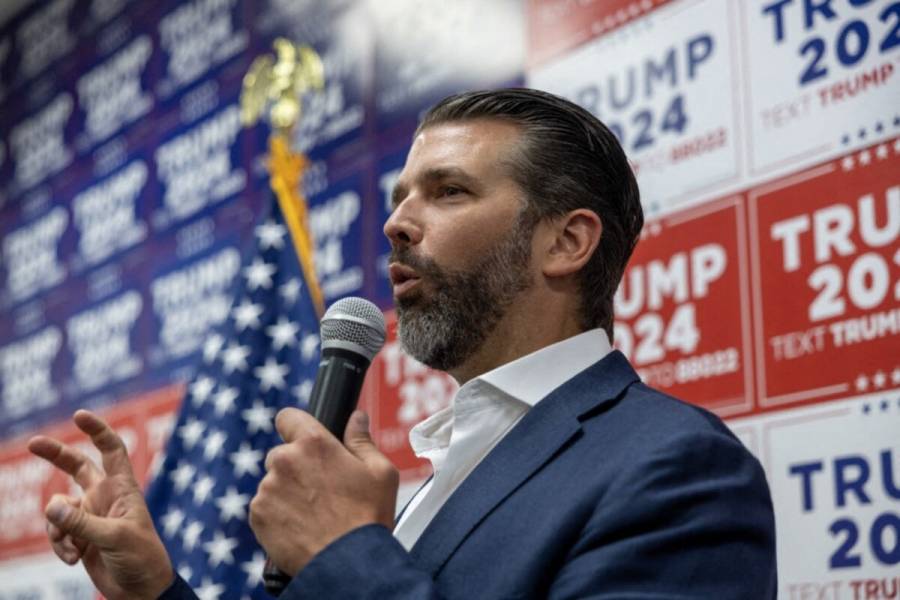 Envían carta con polvo blanco y amenaza de muerte a Donald Trump Jr.