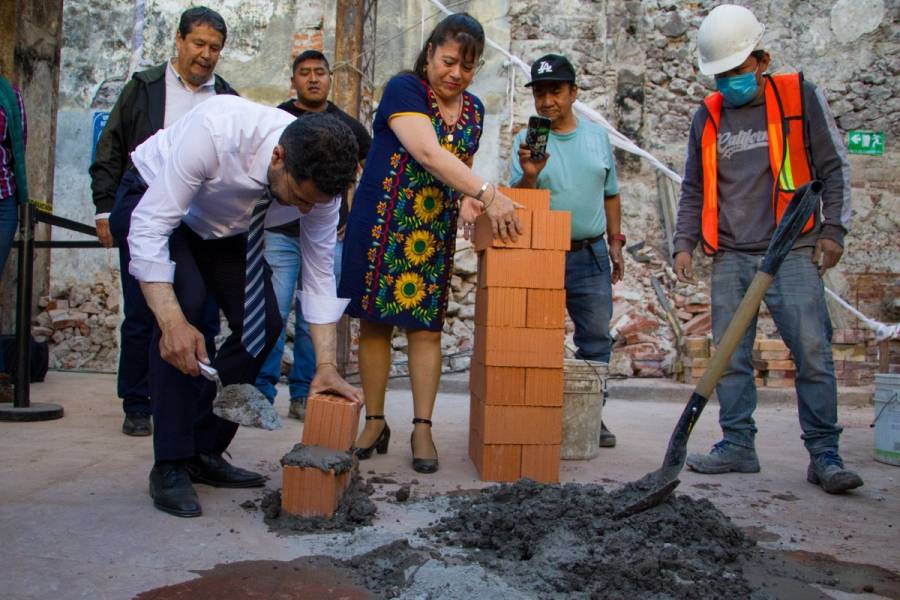 Coloca Batres primera piedra de Unidad Habitacional “Alhóndiga 7” en el Centro Histórico