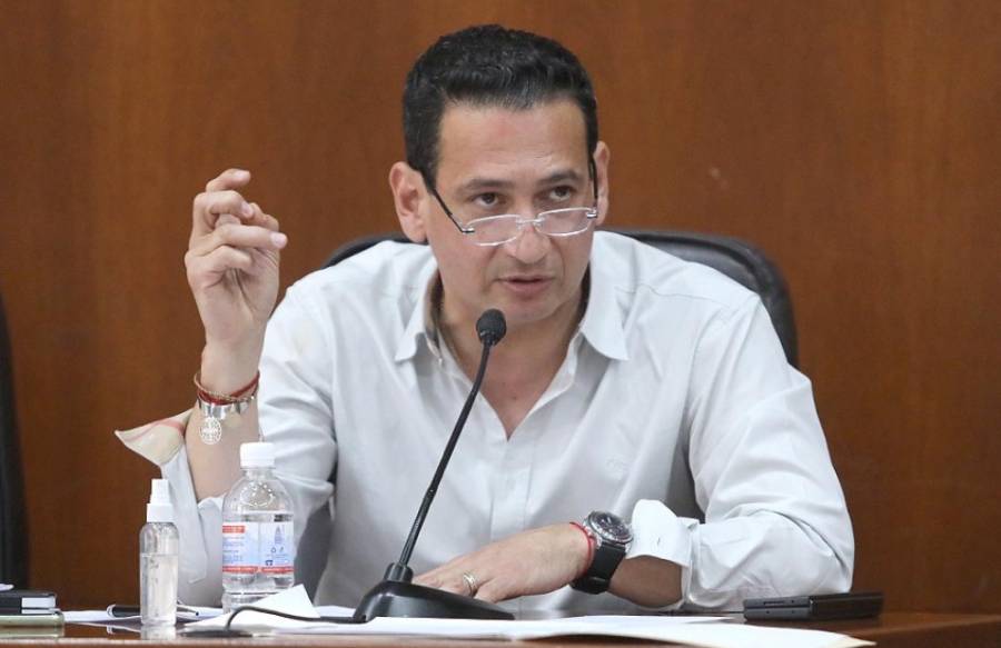 René Oyarvide solicita licencia para enfocarse en la política