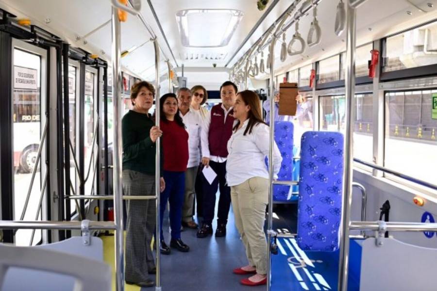 Delfina G&oacute;mez da banderazo de salida a los primeros autobuses el&eacute;ctricos de la L&iacute;nea 2 del Mexib&uacute;s