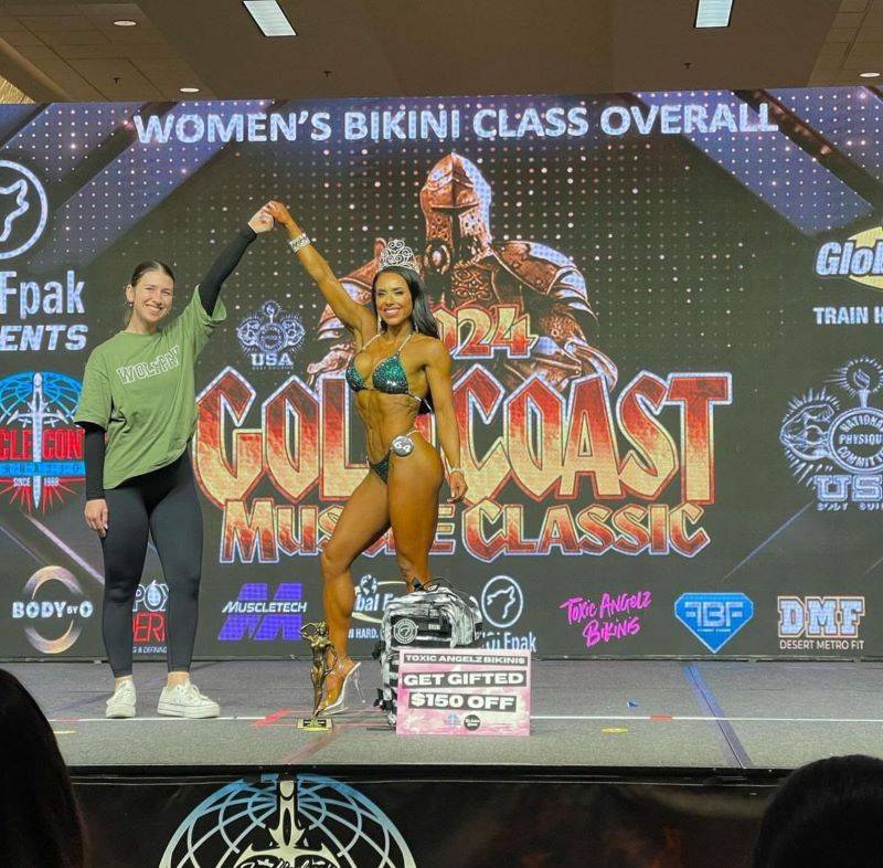 Coach mexicana Coral Mujaes gana en el Gold Coast Muscle Classic