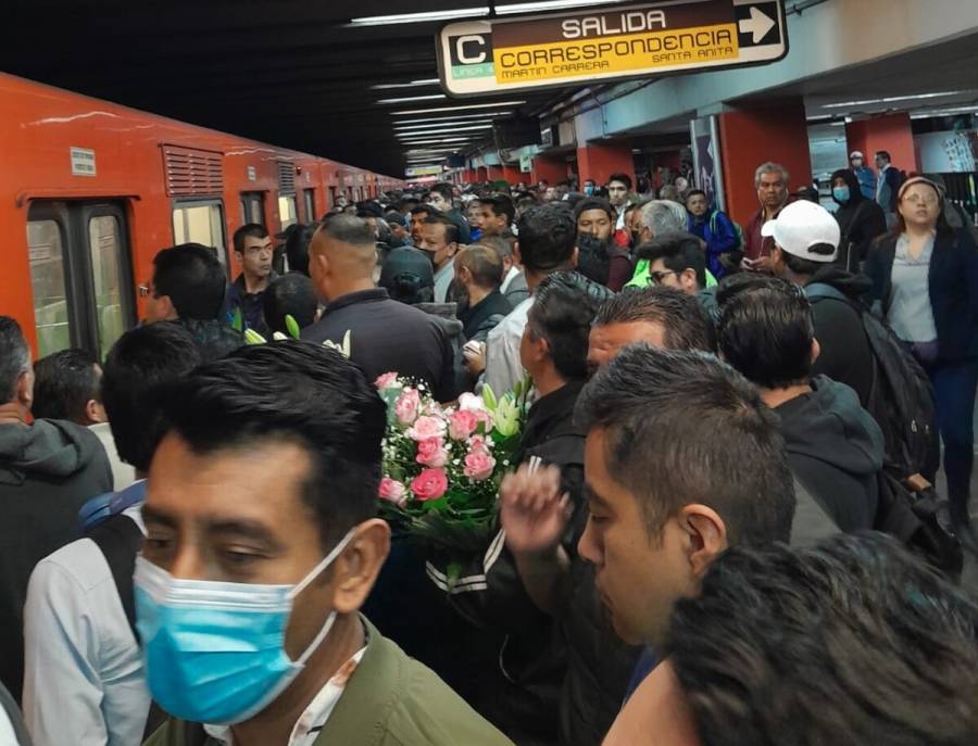 Caos en Línea 9 del Metro por apagón; servicio ya fue restablecido