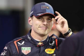 Verstappen logra la primera 'pole' del a&ntilde;o en Bar&eacute;in; Ferrari al acecho