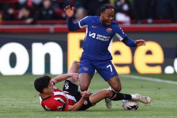 Darwin N&uacute;&ntilde;ez da la victoria al Liverpool en el descuento