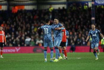 Aston Villa se lleva los tres puntos frente al Luton en el último suspiro